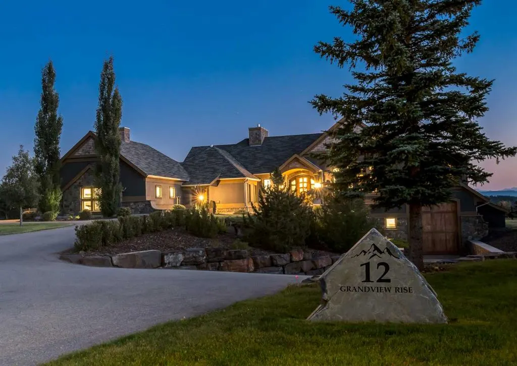 12 Grandview Rise SW