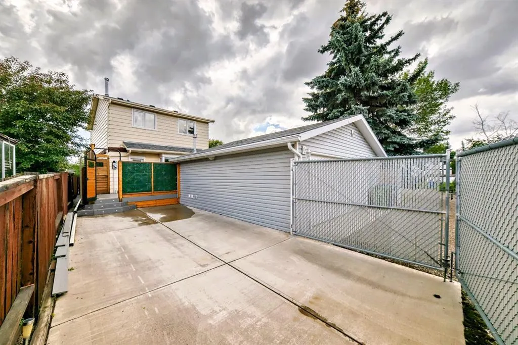 224 Erin Dale Place SE
