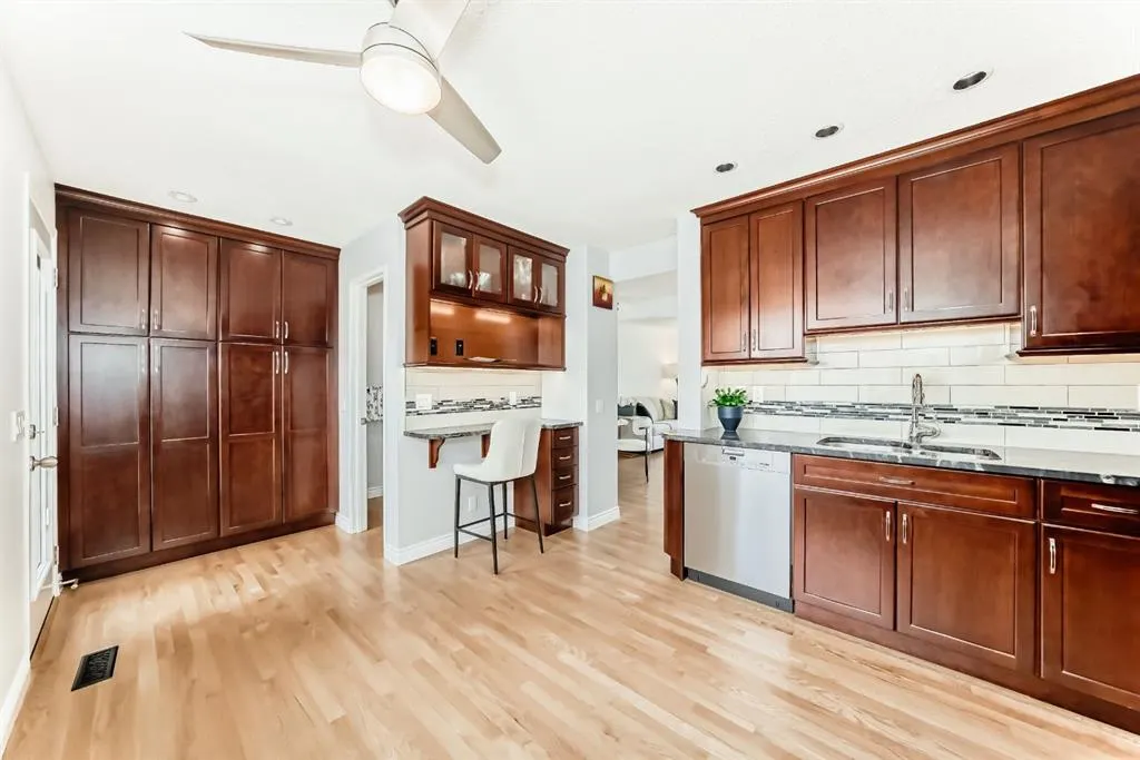 224 Erin Dale Place SE