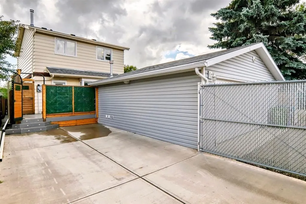 224 Erin Dale Place SE