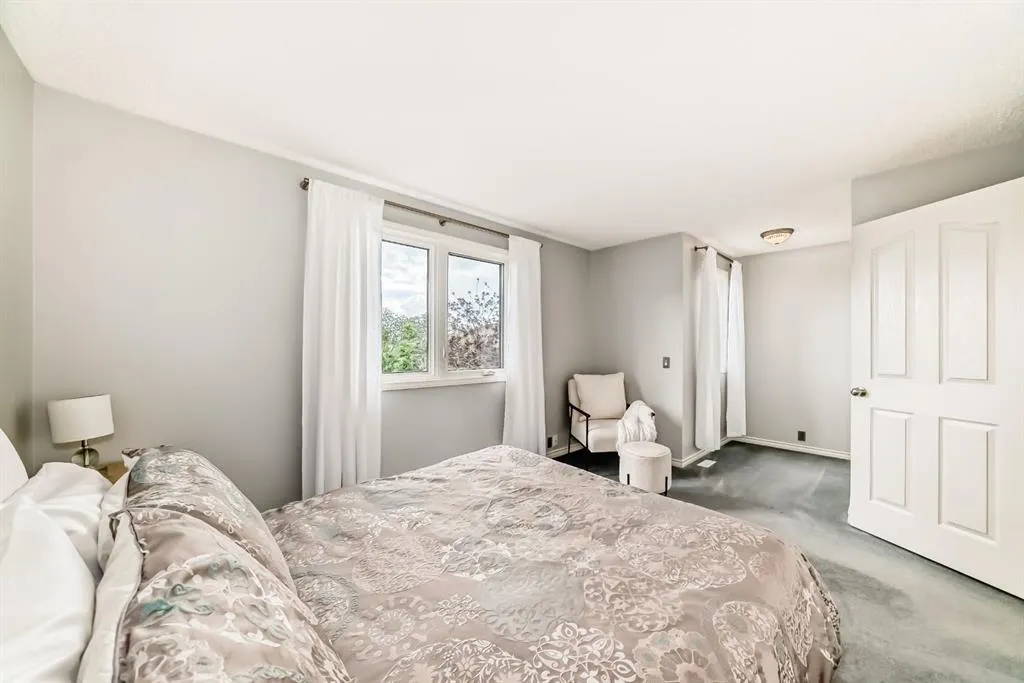 224 Erin Dale Place SE