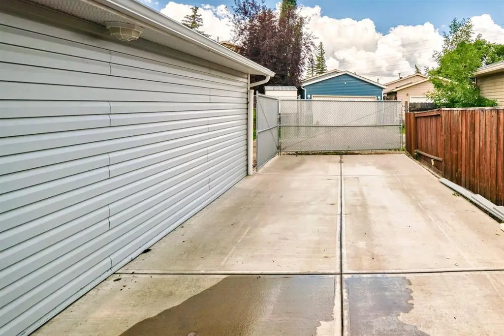 224 Erin Dale Place SE