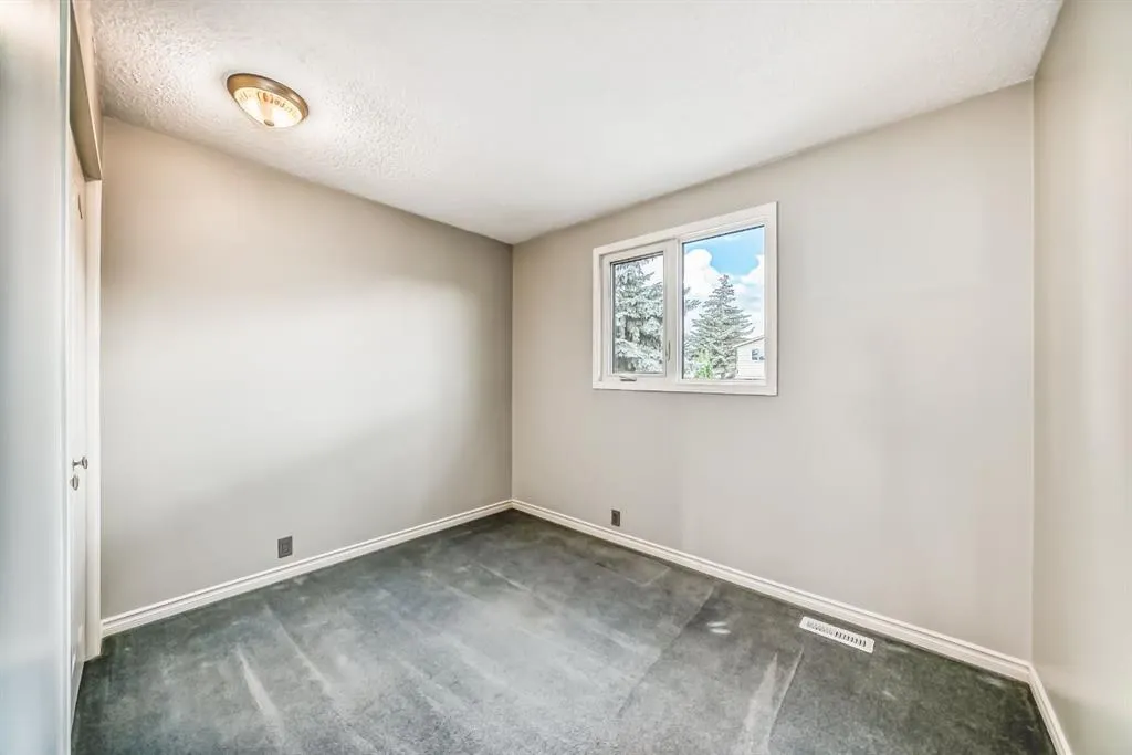 224 Erin Dale Place SE