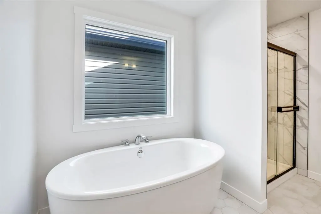 353 Walcrest View SE