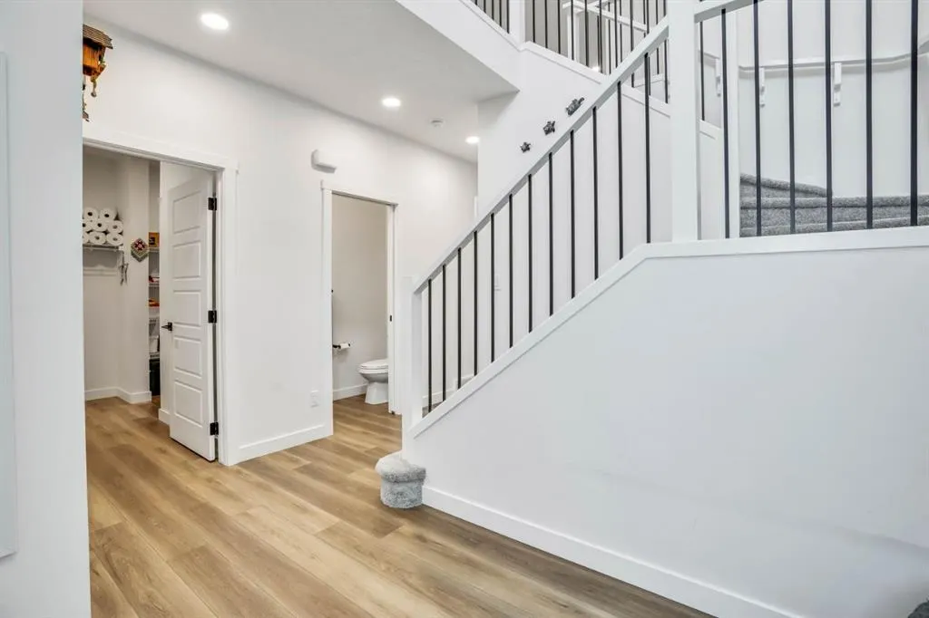 353 Walcrest View SE