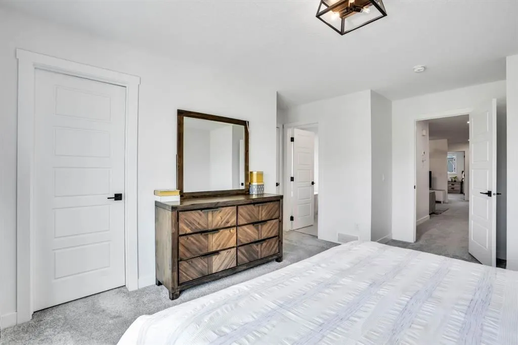 353 Walcrest View SE