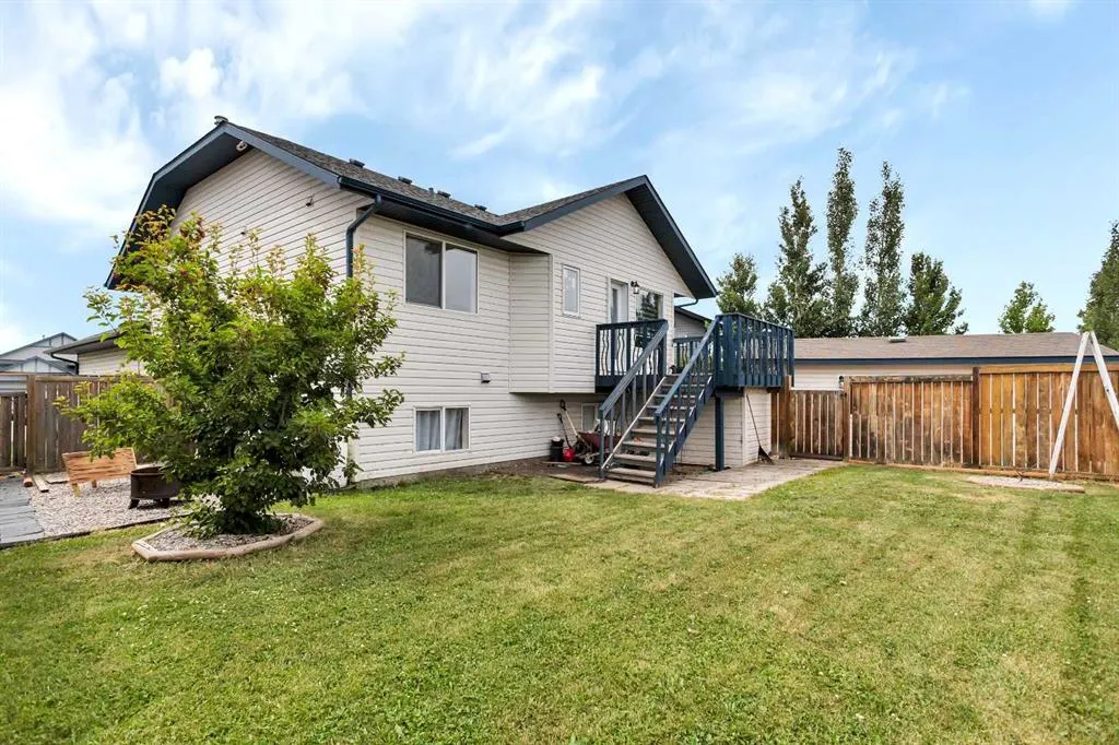 6407 60 Street Close