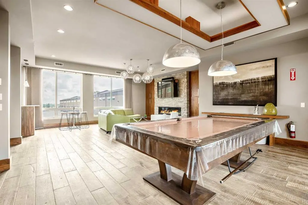 306046 17 Street E, #22