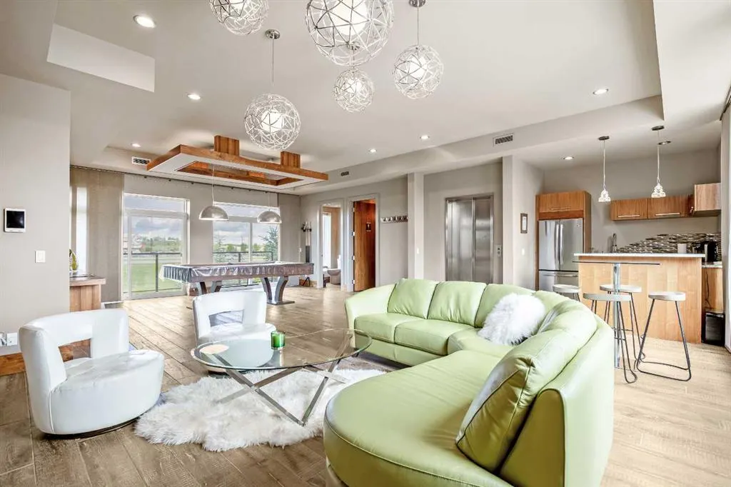 306046 17 Street E, #22