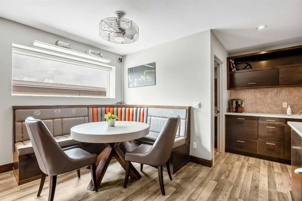 306046 17 Street E, #22