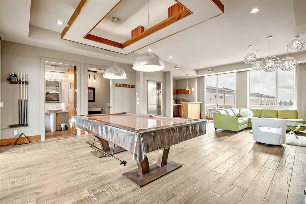 306046 17 Street E, #22