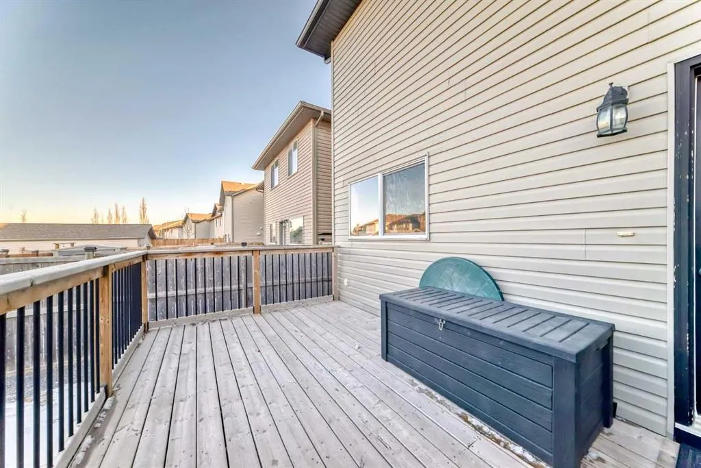 95 Panora Square NW