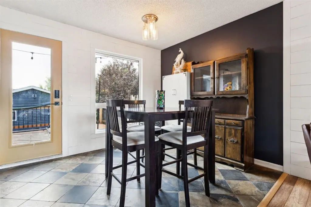 147 Falchurch Crescent NE