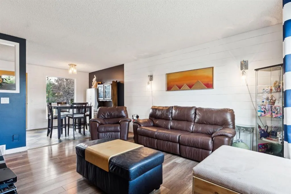 147 Falchurch Crescent NE