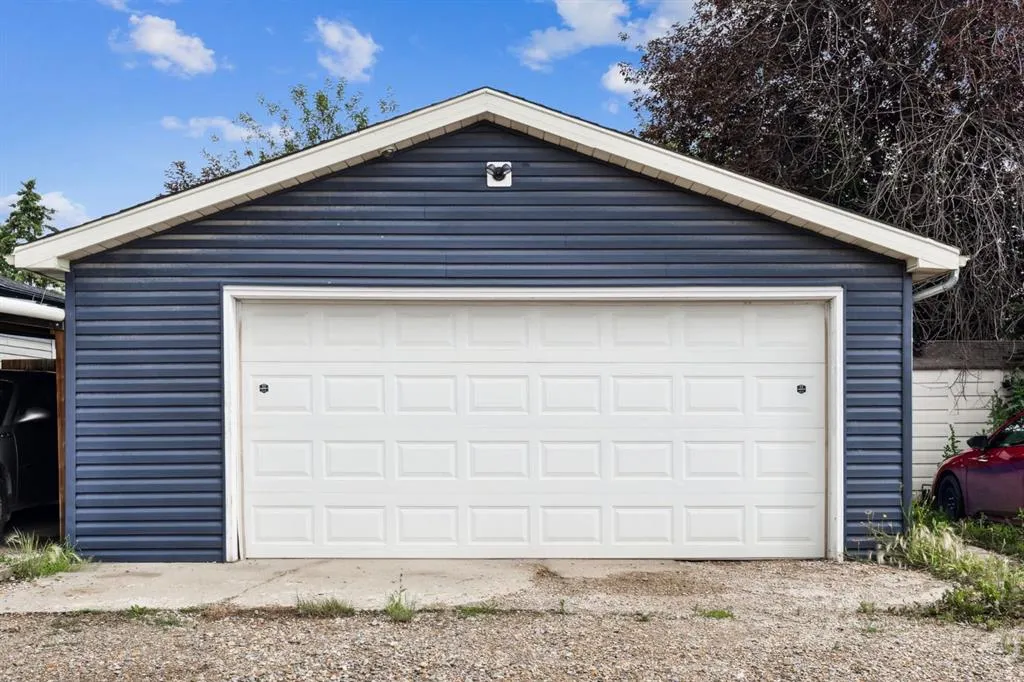 147 Falchurch Crescent NE