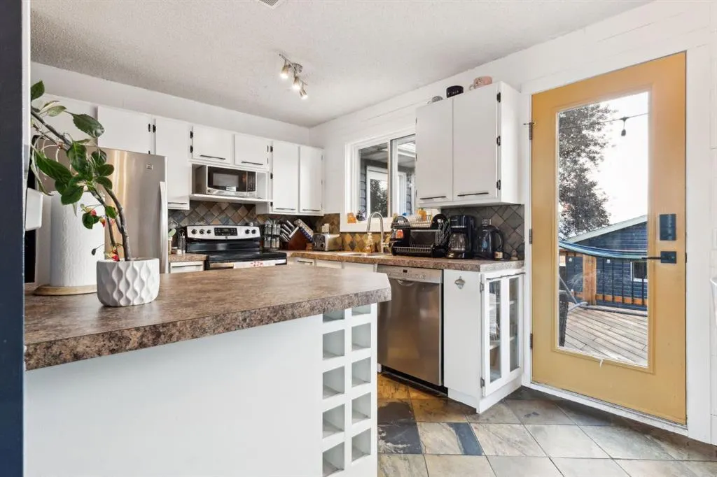 147 Falchurch Crescent NE