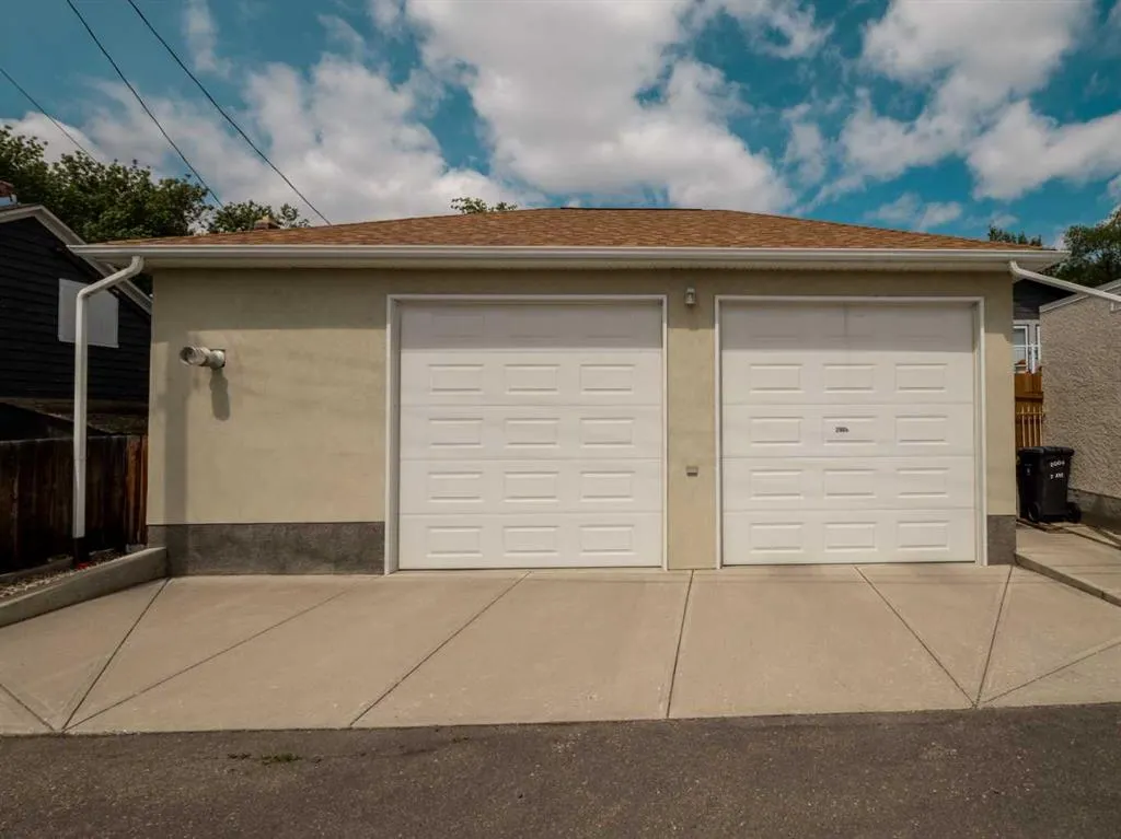 2006 7 Avenue S