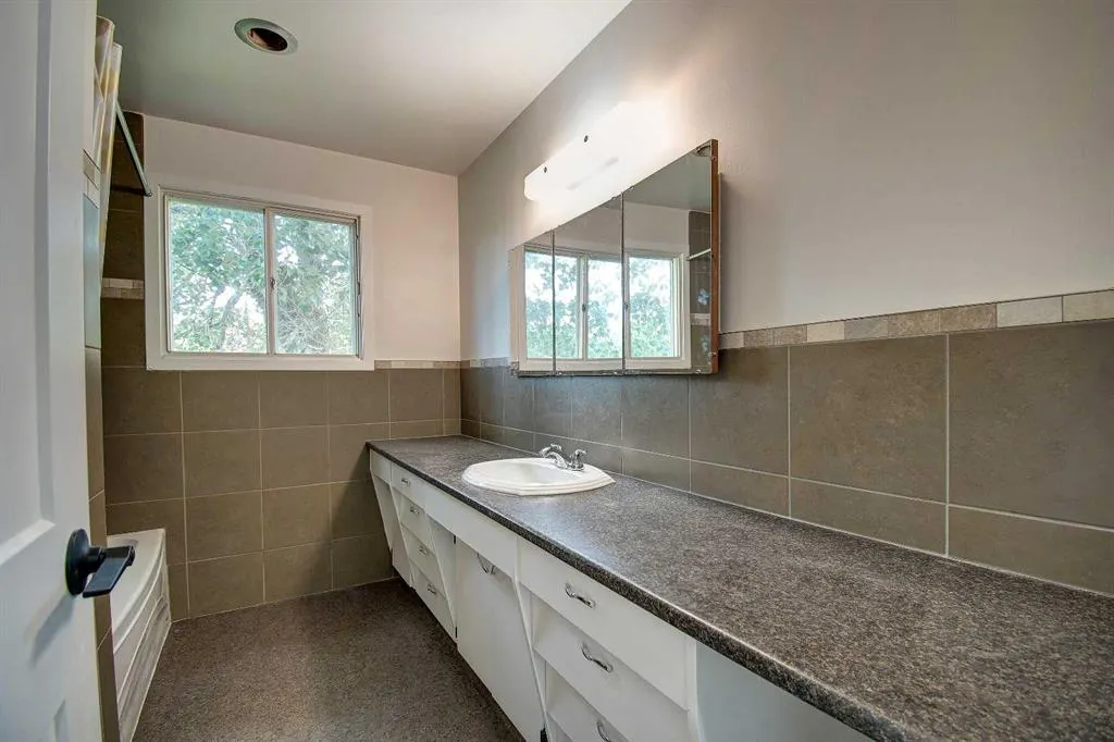 12153 Township Road 284