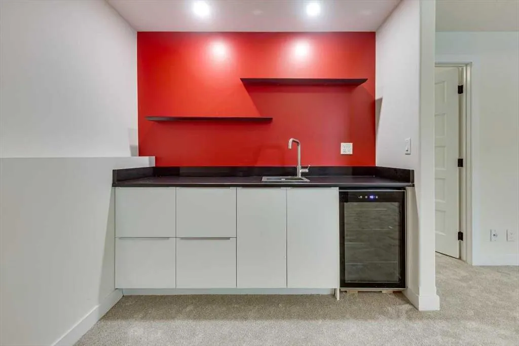 73 Longmire Close