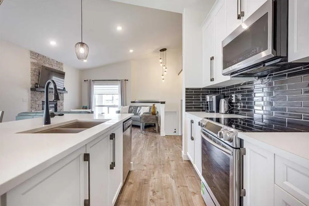 73 Longmire Close