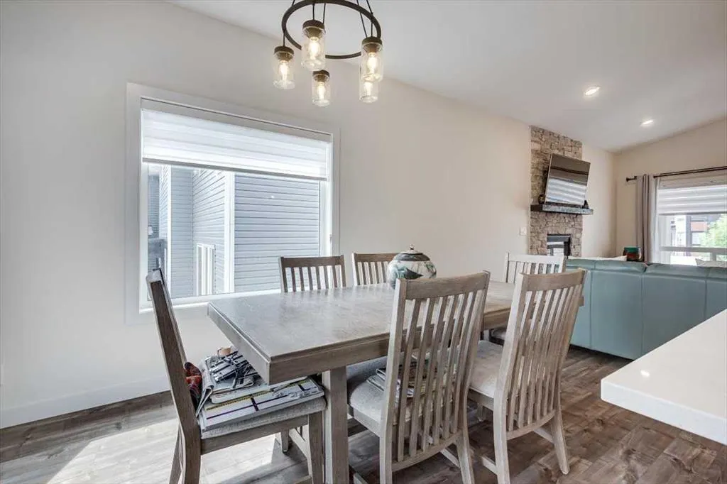 73 Longmire Close