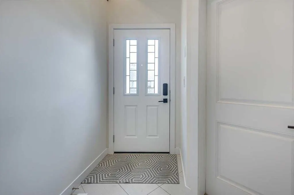 73 Longmire Close