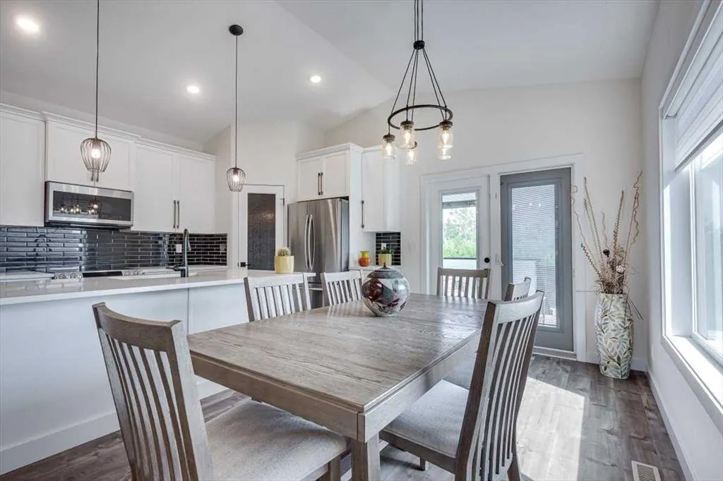 73 Longmire Close