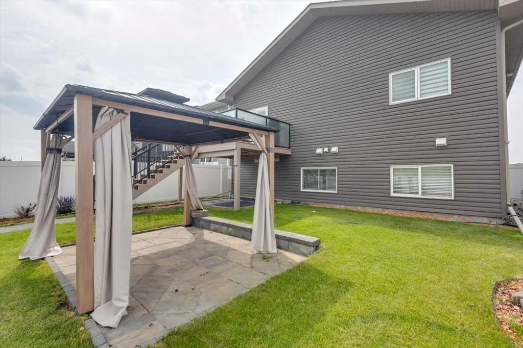 73 Longmire Close
