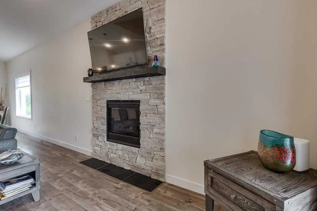 73 Longmire Close