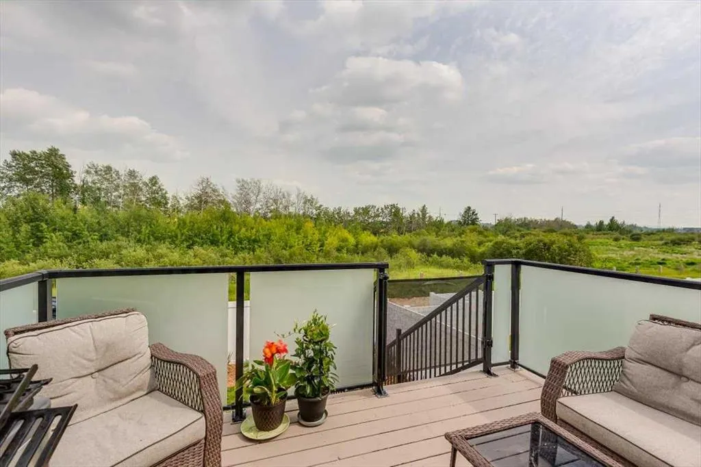 73 Longmire Close