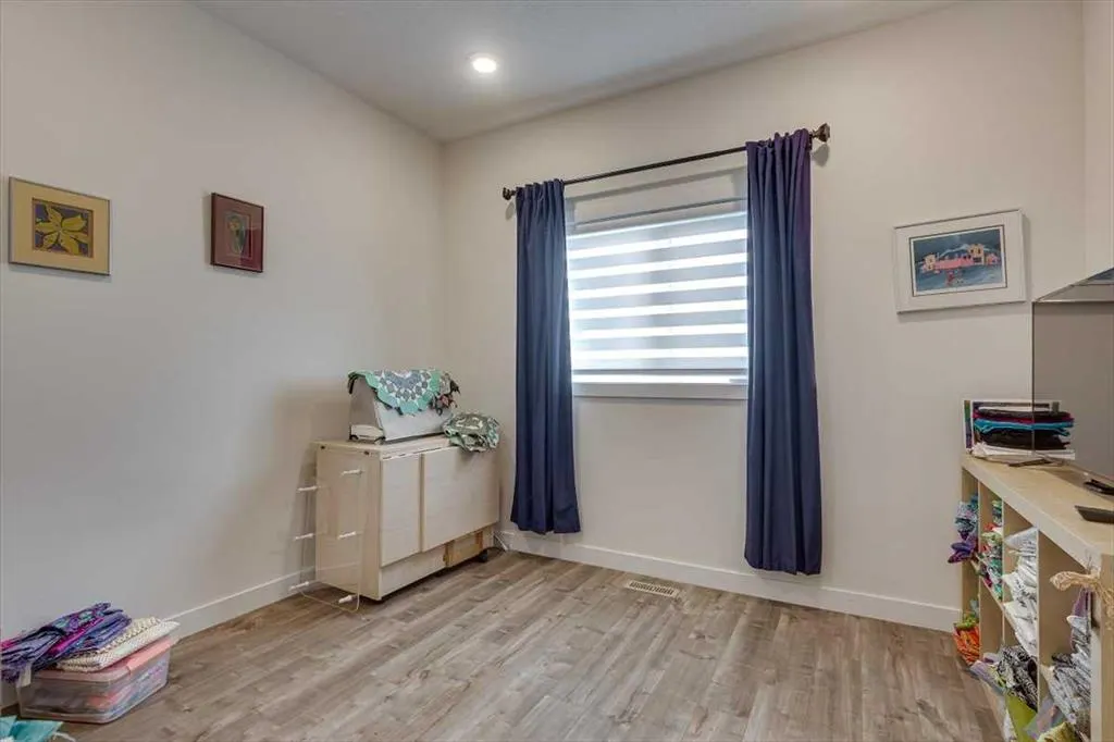 73 Longmire Close