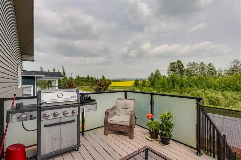 73 Longmire Close