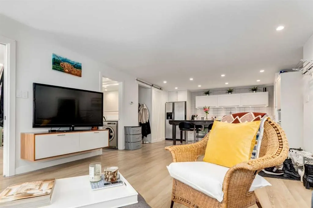 1222 13 Avenue SW, #205