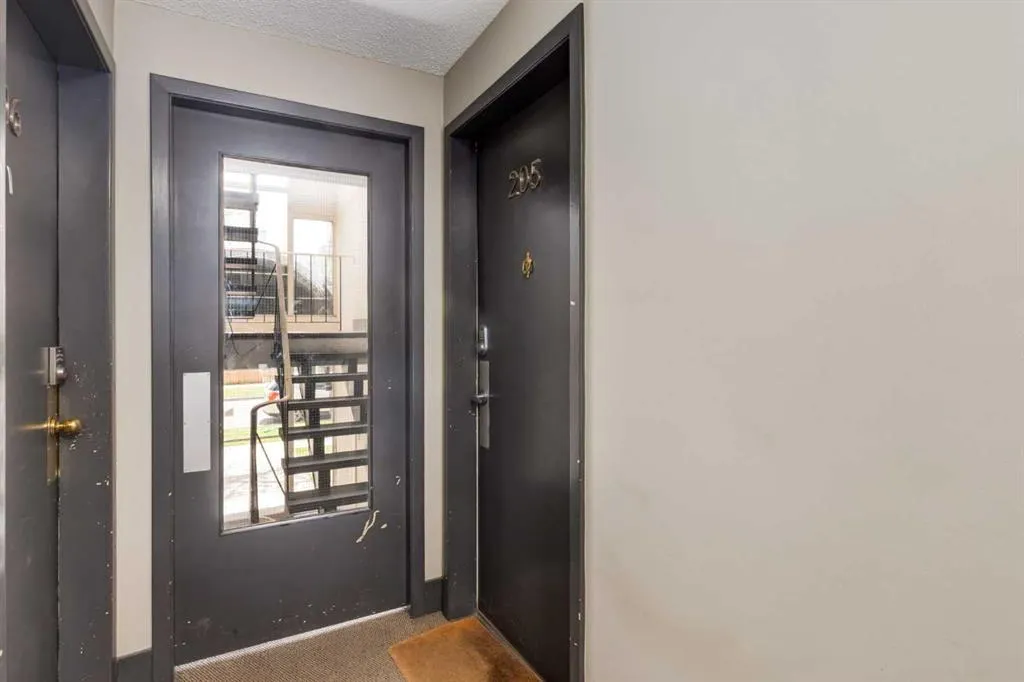 1222 13 Avenue SW, #205