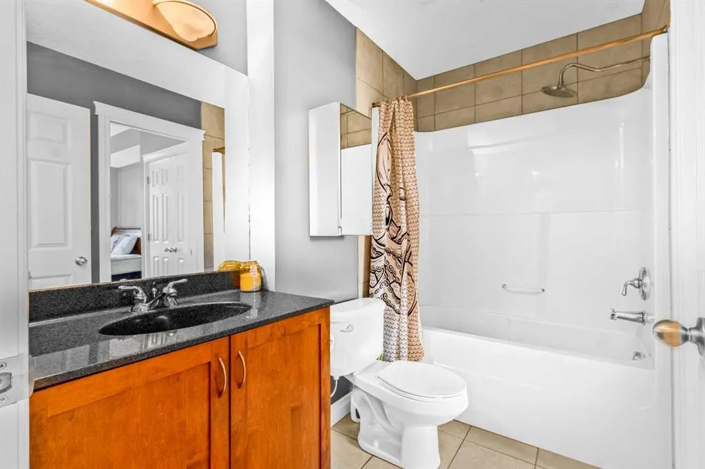 930 Centre Avenue NE, #422