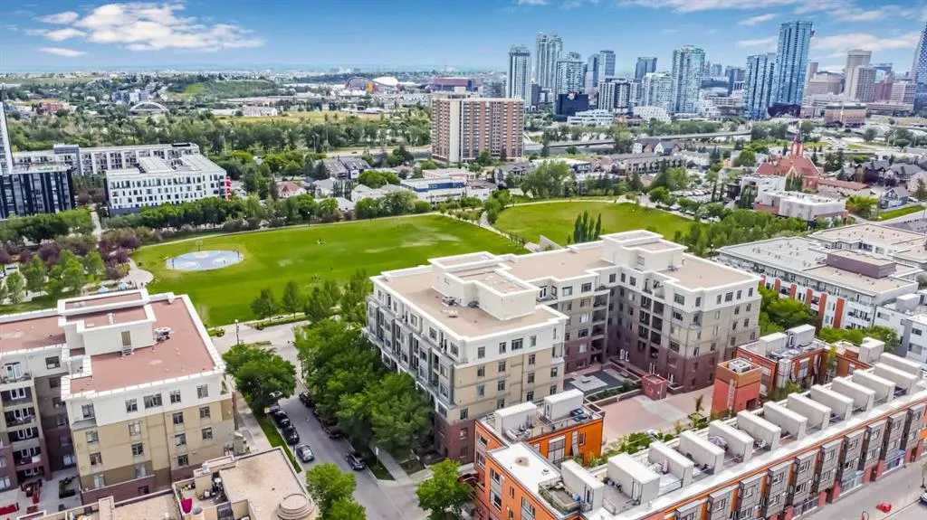 930 Centre Avenue NE, #422