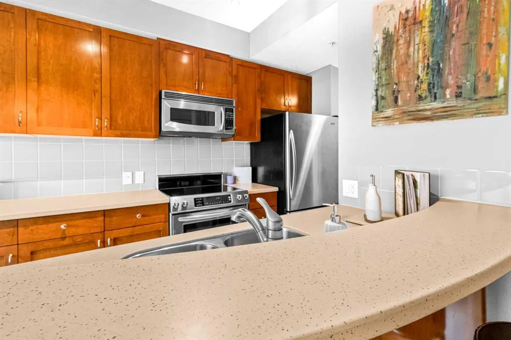 930 Centre Avenue NE, #422
