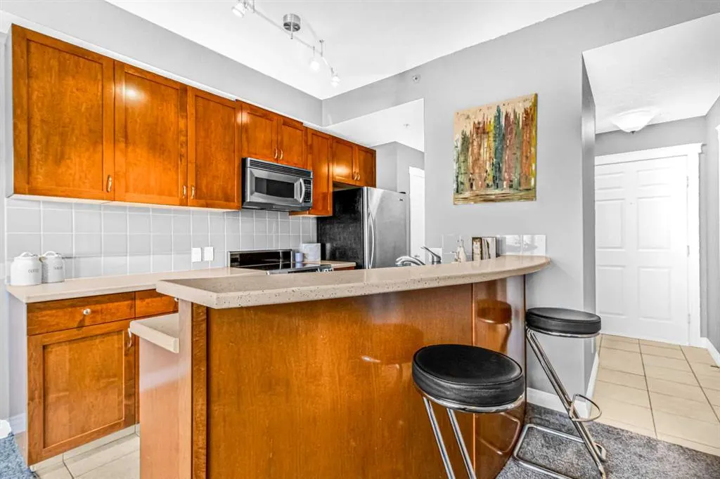 930 Centre Avenue NE, #422