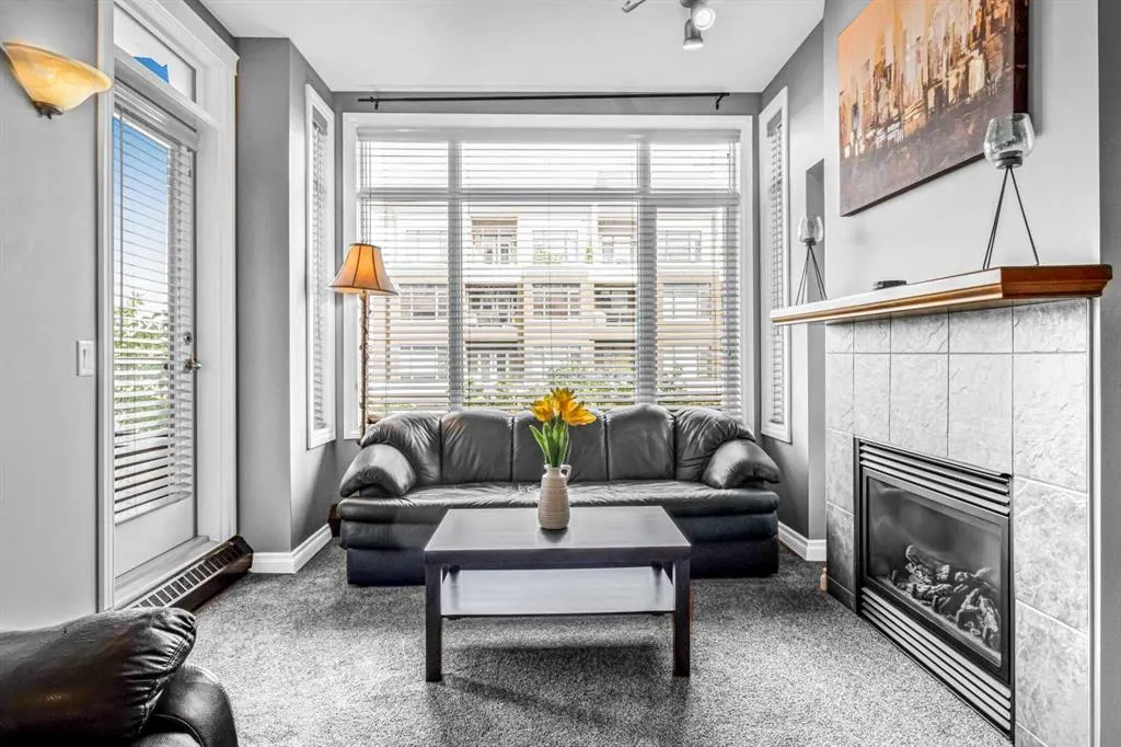 930 Centre Avenue NE, #422