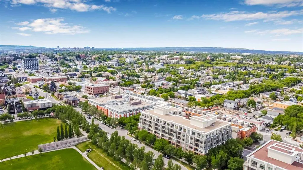930 Centre Avenue NE, #422