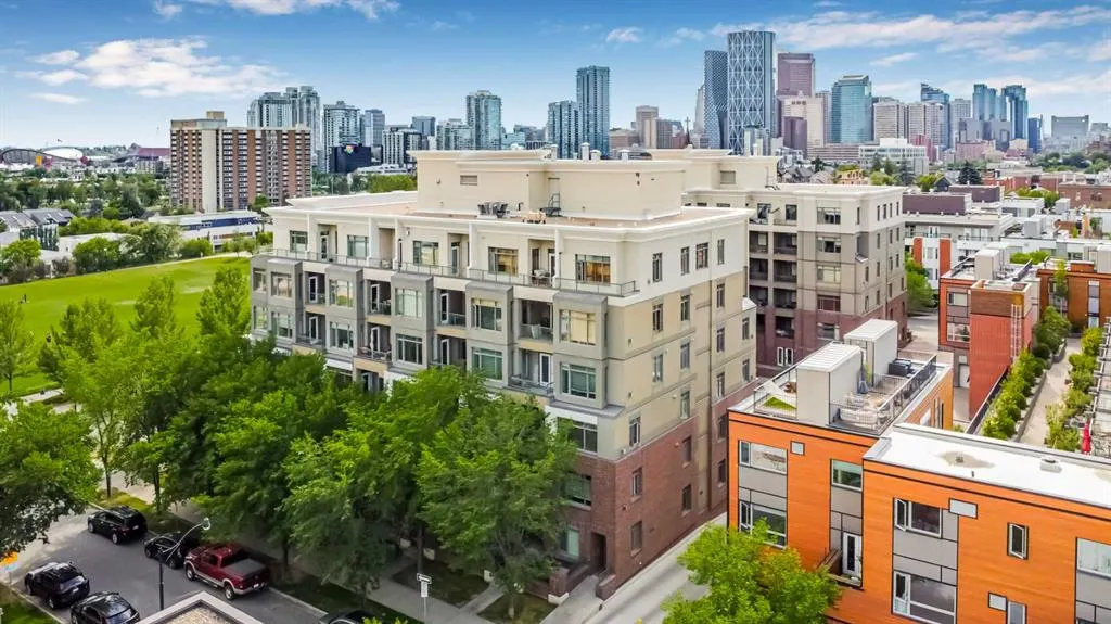 930 Centre Avenue NE, #422