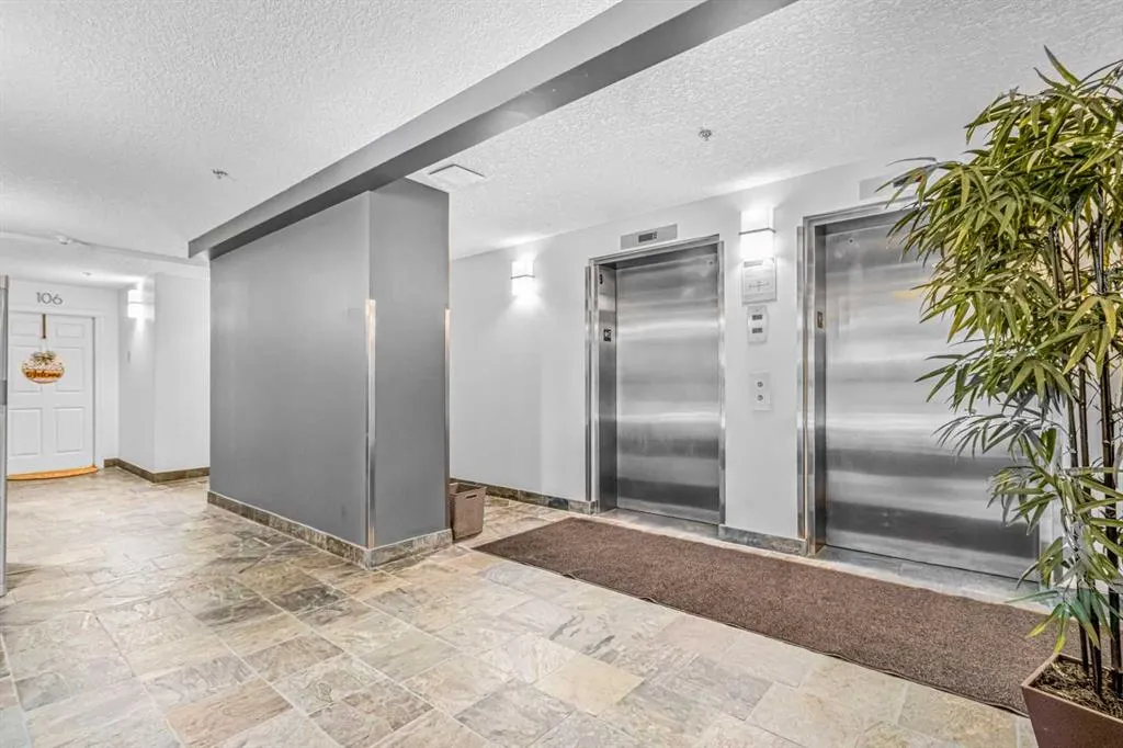 930 Centre Avenue NE, #422