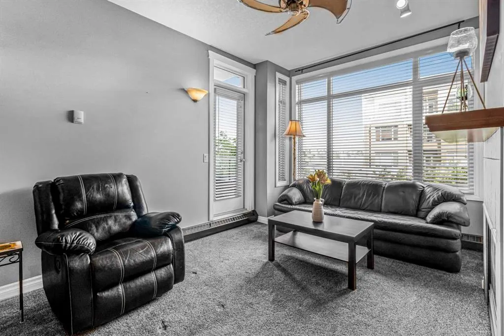 930 Centre Avenue NE, #422