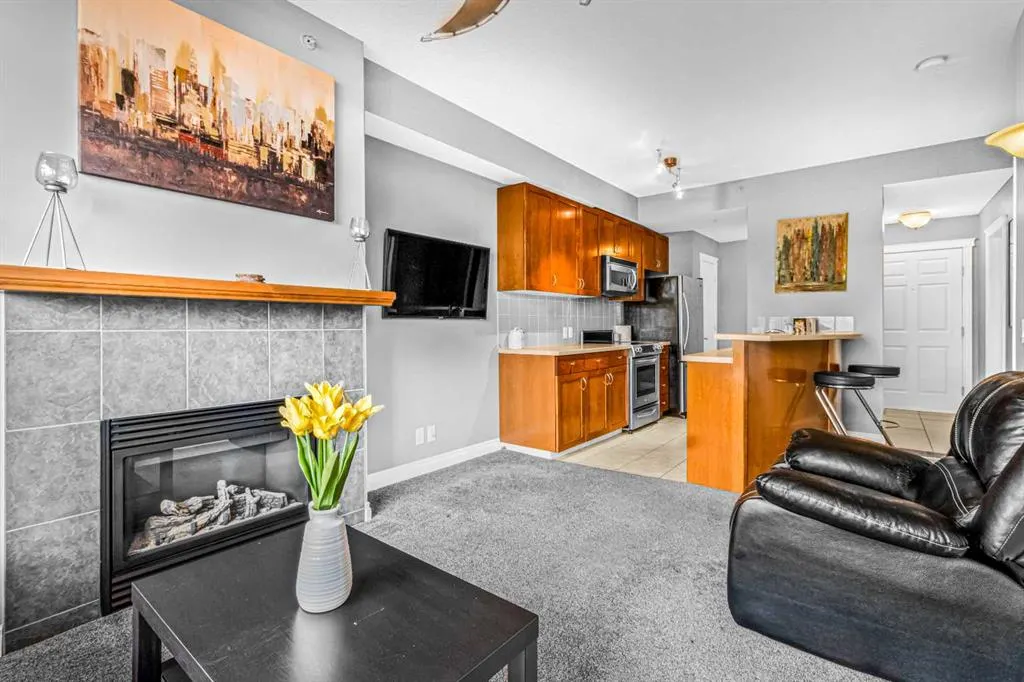 930 Centre Avenue NE, #422