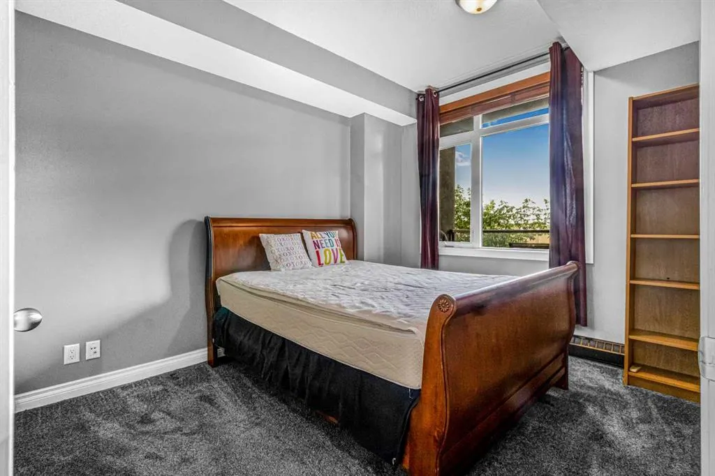 930 Centre Avenue NE, #422