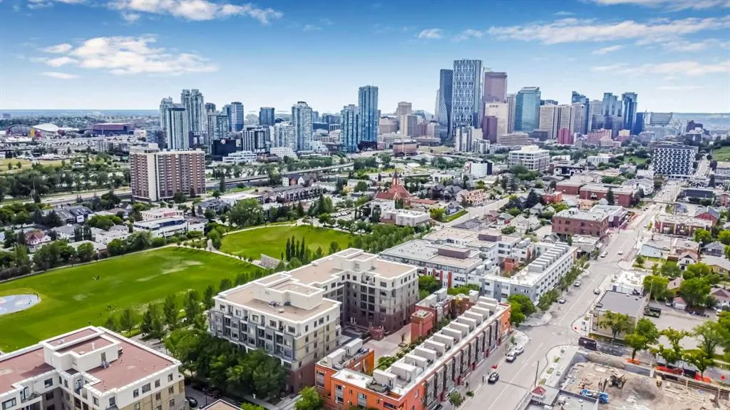 930 Centre Avenue NE, #422
