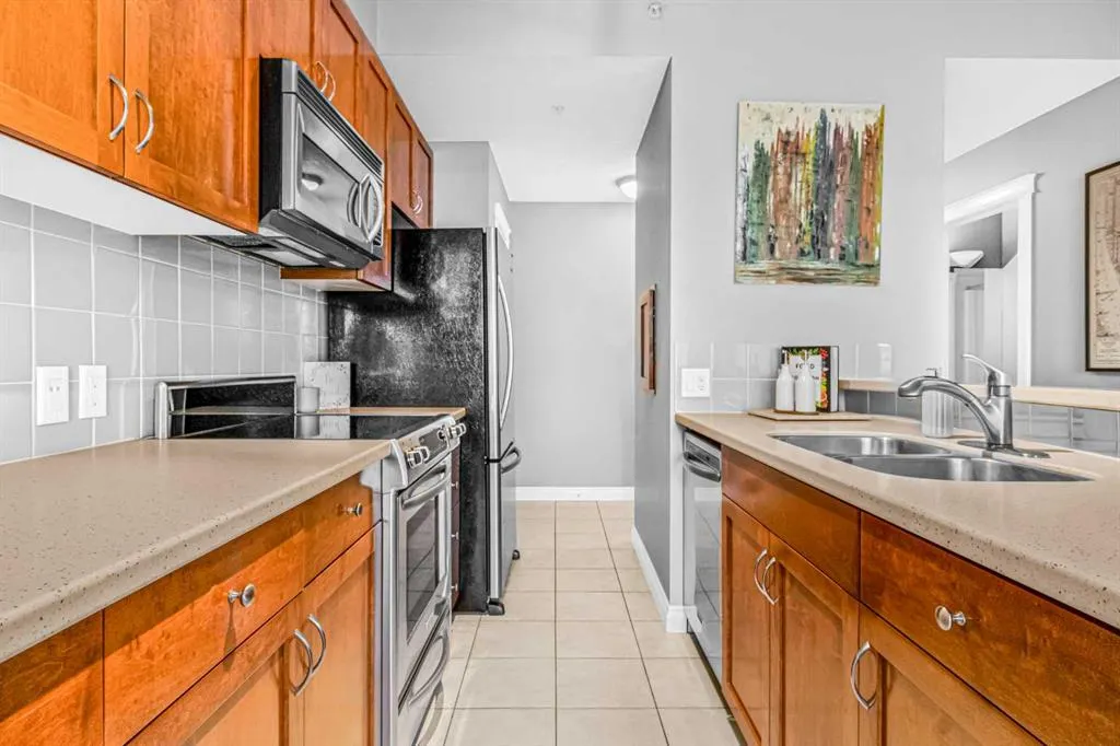 930 Centre Avenue NE, #422