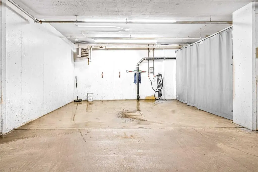 930 Centre Avenue NE, #422