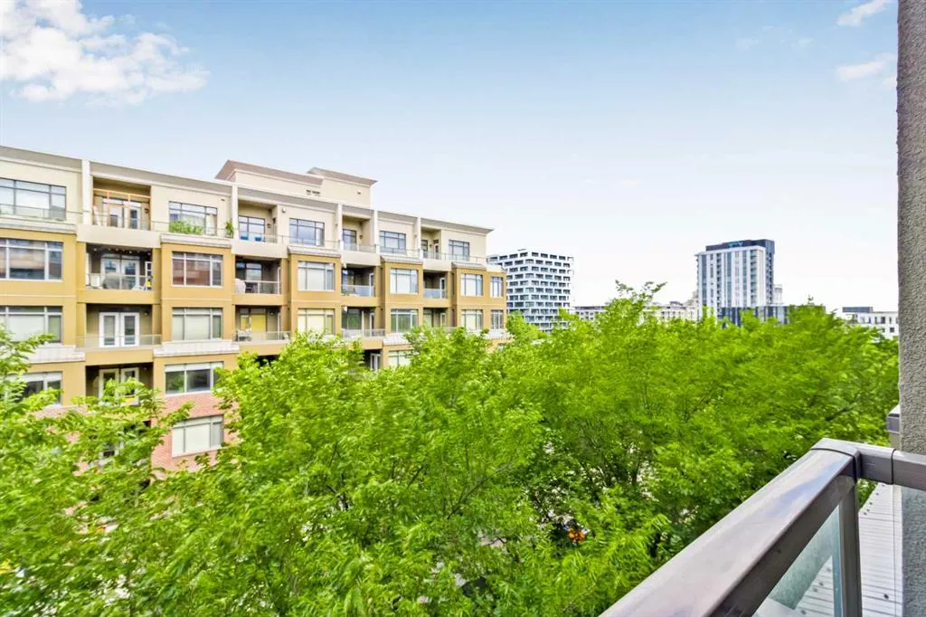 930 Centre Avenue NE, #422