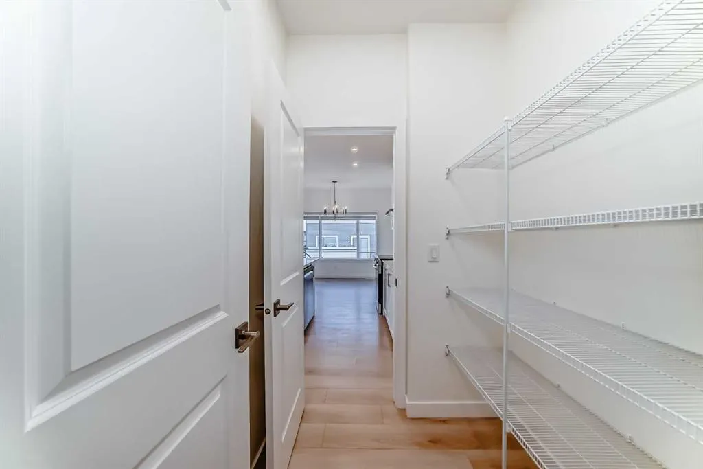 99 Lawrence Green SE